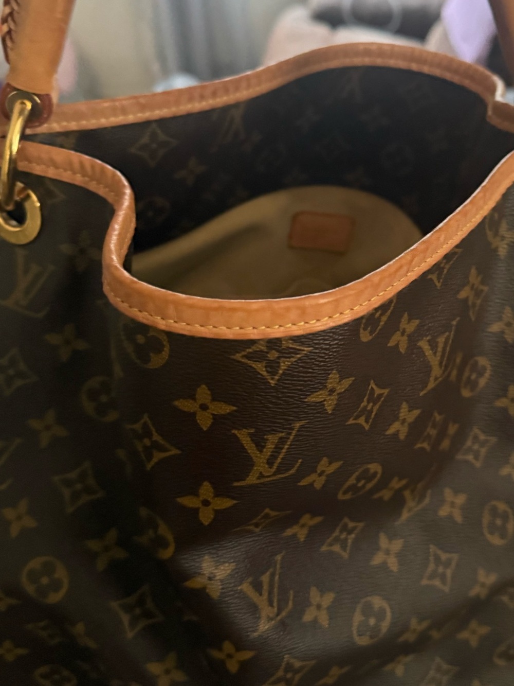 100% Authentic Artsy Louis Vuitton Monogram Canvas Shoulder Bag with Tan Leather